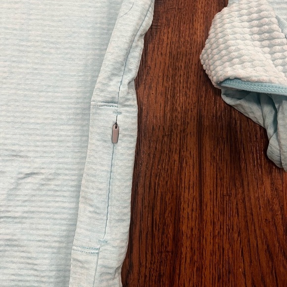 Workout top - Picture 6 of 11